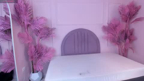 madyscarlett online show from October 14, 1:23 pm