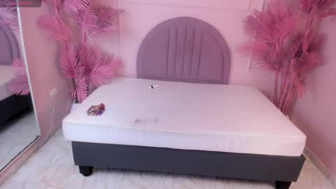 madyscarlett online show from October 17, 11:57 am