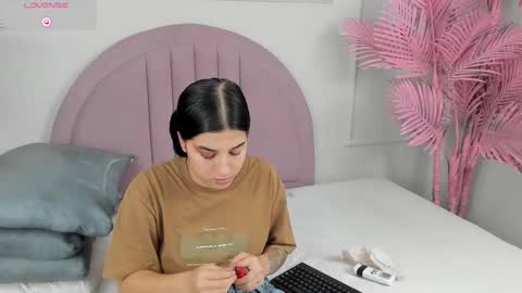 madyscarlett online show from November 15, 8:05 pm