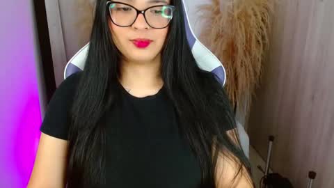 Snapshot of madyyson_hot chatting on November 16, 12:44 pm Madyson hot online show from November 16, 12:44 pm