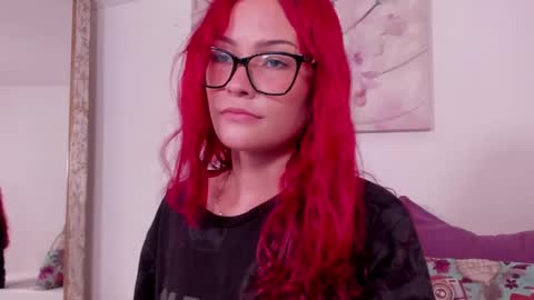 Mae Lyra online show from March 31, 4:40 pm