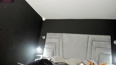 MAEE ANGELS online show from December 11, 8:28 pm