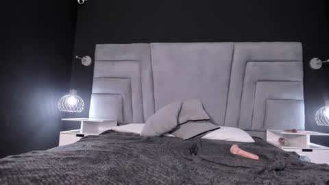 MAEE ANGELS online show from December 12, 5:10 am