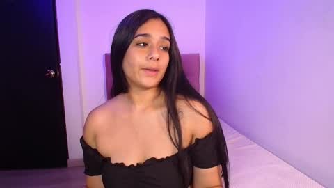 Snapshot of maeena chatting on March 4, 1:00 am maeena online show from March 4, 1:00 am