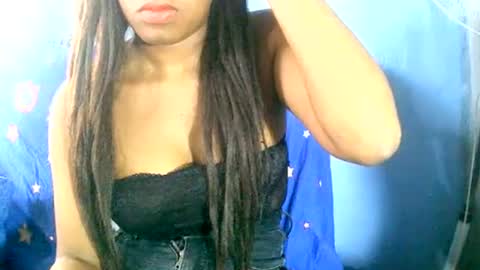 Snapshot of maelahlove chatting on December 11, 12:02 pm MaelahLove online show from December 11, 12:02 pm