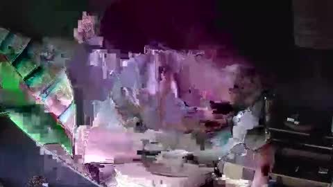 Snapshot of maelbrootek chatting on December 4, 12:42 am men 1993 online show from December 4, 12:42 am