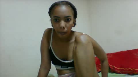 Snapshot of maevagirl chatting on November 20, 11:54 am maevagirl online show from November 20, 11:54 am
