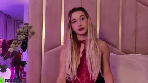 M. online show from September 25, 6:33 pm