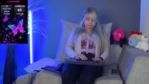 Snapshot of mafecosecret chatting on November 27, 11:51 pm mafecosecret online show from November 27, 11:51 pm