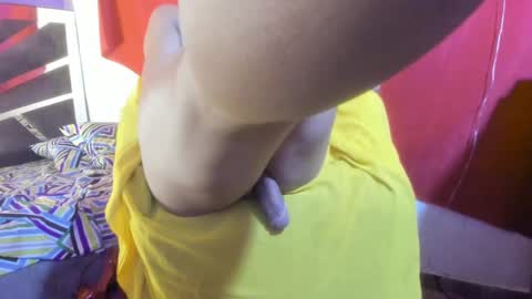 Snapshot of maggie_fit chatting on January 6, 1:42 am maggie_fit online show from January 6, 1:42 am