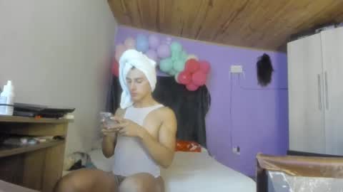 Snapshot of maggie_fit chatting on February 5, 3:02 am maggie_fit online show from February 5, 3:02 am