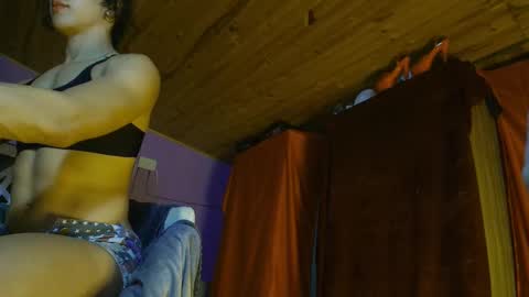 Snapshot of maggie_fit chatting on March 10, 7:32 am maggie_fit online show from March 10, 7:32 am