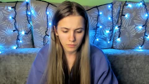 Maggie online show from December 11, 1:05 am