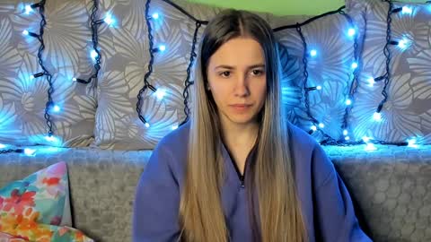 Maggie online show from December 16, 12:59 am