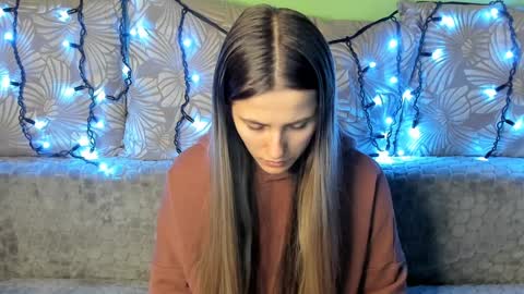 Maggie online show from December 27, 1:00 am