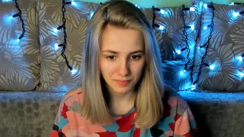 Maggie online show from March 8, 1:06 am