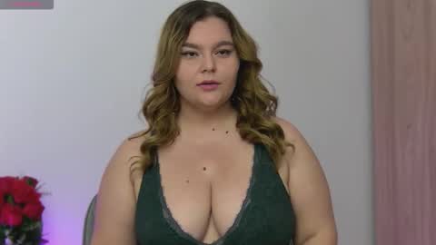 Snapshot of maggiedevon chatting on September 21, 7:32 am MaggieDevon online show from September 21, 7:32 am