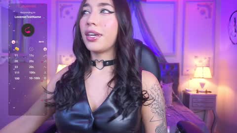   online show from December 8, 8:36 pm