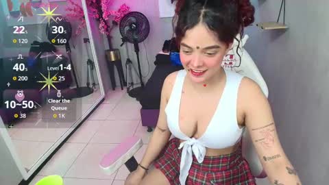 Snapshot of maggy_t18 chatting on November 7, 7:58 pm Maggy online show from November 7, 7:58 pm
