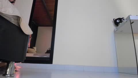   online show from February 2, 3:17 pm