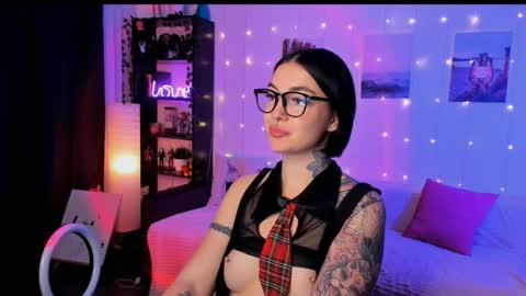 Snapshot of magic_alie chatting on November 22, 4:33 am Magic Allie online show from November 22, 4:33 am