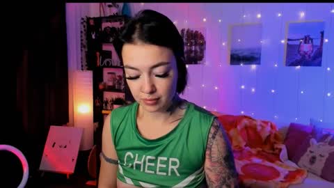 Snapshot of magic_alie chatting on December 2, 6:41 am Magic Allie online show from December 2, 6:41 am