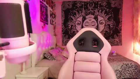 Claire online show from February 12, 6:09 pm