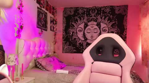 Claire online show from February 14, 2:02 pm