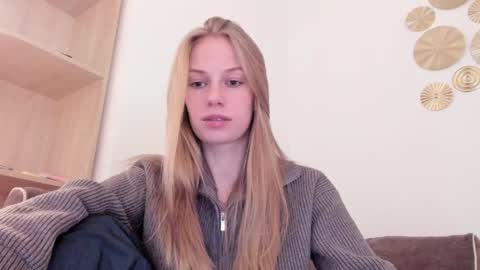 Snapshot of magic_couple13 chatting on November 6, 1:12 pm Alice online show from November 6, 1:12 pm