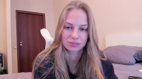 Snapshot of magic_couple13 chatting on November 10, 10:25 am Alice online show from November 10, 10:25 am