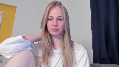 Snapshot of magic_couple13 chatting on November 20, 1:00 pm Alice online show from November 20, 1:00 pm