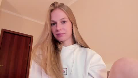 Snapshot of magic_couple13 chatting on November 21, 3:00 pm Alice online show from November 21, 3:00 pm