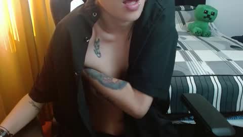 Jade online show from January 9, 2:53 pm