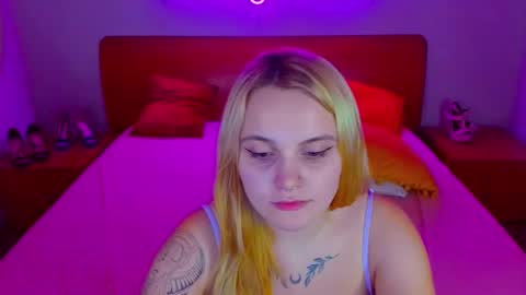 Lili and Bella online show from December 21, 11:01 am