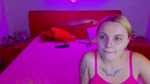 Lili and Bella online show from December 23, 7:17 am