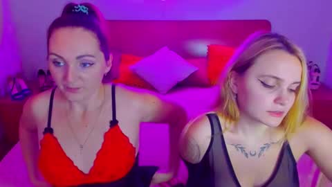 Lili and Bella online show from December 27, 8:02 am