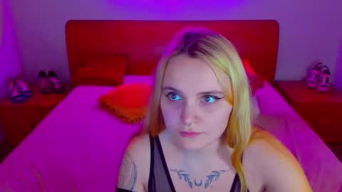 Lili and Bella online show from December 27, 11:06 am