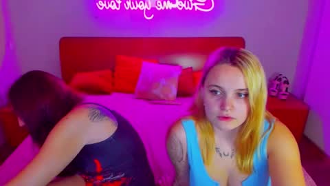 Lili and Bella online show from December 29, 8:33 am