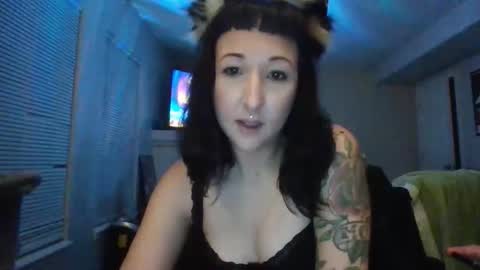 Snapshot of magickmilf chatting on January 15, 5:12 am Bebe online show from January 15, 5:12 am