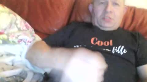 Snapshot of magicman250 chatting on December 2, 6:30 am magicman250 online show from December 2, 6:30 am