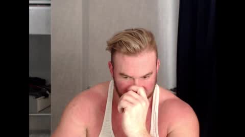 Snapshot of magicmax2017 chatting on February 20, 1:19 pm magicmax2017 online show from February 20, 1:19 pm