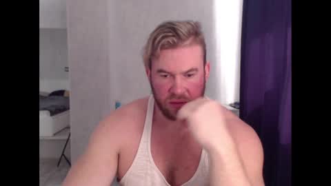 Snapshot of magicmax2017 chatting on March 2, 7:32 am magicmax2017 online show from March 2, 7:32 am