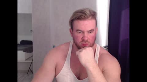 Snapshot of magicmax2017 chatting on March 6, 6:52 am magicmax2017 online show from March 6, 6:52 am