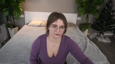 Snapshot of magicpeachhs chatting on December 11, 6:58 am Emily online show from December 11, 6:58 am