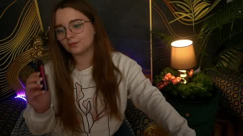 Snapshot of magicpeachhs chatting on December 19, 6:12 pm Emily online show from December 19, 6:12 pm