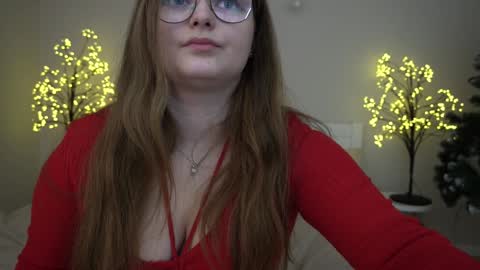 Snapshot of magicpeachhs chatting on January 9, 2:07 pm Emily online show from January 9, 2:07 pm