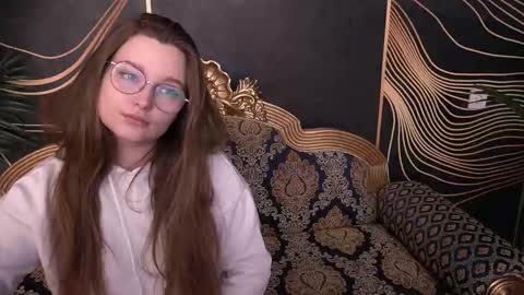 Snapshot of magicpeachhs chatting on September 13, 7:52 am Emily online show from September 13, 7:52 am
