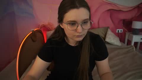 Snapshot of magicpeachhs chatting on September 22, 12:51 pm Emily online show from September 22, 12:51 pm
