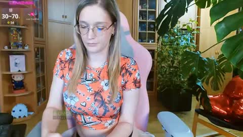 Nicole online show from February 19, 1:18 am