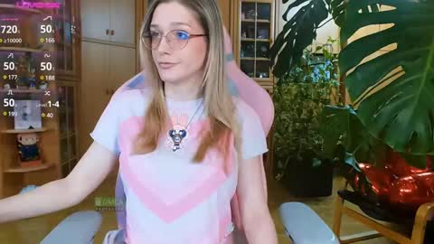 Nicole online show from February 25, 8:41 pm